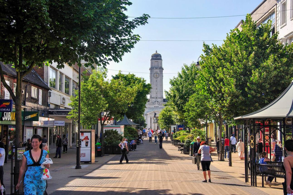 own centre scenery in Luton England.